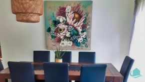 Bellavista - dog friendly family home.